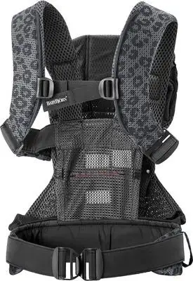 BabyBjörn One Air Bæresele 3D Mesh, Antracit Leopard 2 BabyBjörn One Air Bæresele 3D Mesh, Antracit Leopard - Bilde 2