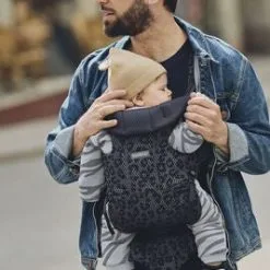 BabyBjörn Move Bæresele 3D Mesh, Antracit Leopard 10 BabyBjörn Move Bæresele 3D Mesh, Antracit Leopard -jollyroom Salgsbutikk 099078 1242 3c