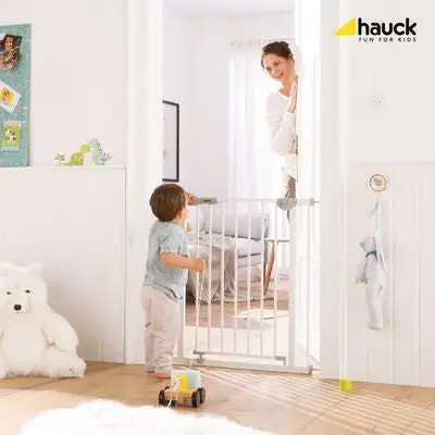 Hauck AutoClose N Stop Spenngrind, Hvit 2 Hauck AutoClose N Stop Spenngrind, Hvit - Bilde 2