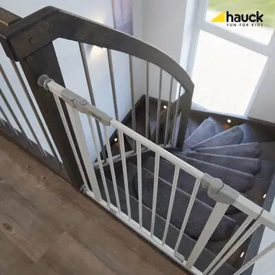 Hauck AutoClose N Stop Spenngrind, Hvit 6 Hauck AutoClose N Stop Spenngrind, Hvit - Bilde 6