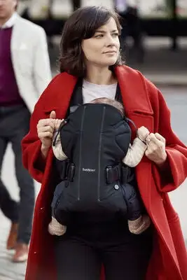 BabyBjörn One Bæresele Cotton Mix, Svart 3 BabyBjörn One Bæresele Cotton Mix, Svart - Bilde 3