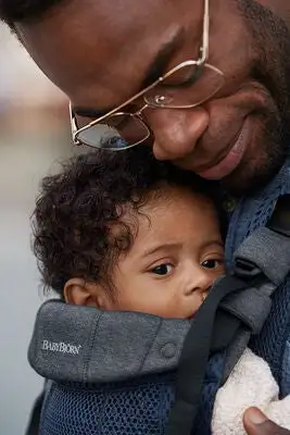 BabyBjörn Harmony Bæresele 3D Mesh Inkl Smekke, Navy Blue 8 BabyBjörn Harmony Bæresele 3D Mesh Inkl Smekke, Navy Blue - Bilde 8