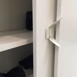 BabyDan Skyvedør-sikring, 1 Stk 7 BabyDan Skyvedør-sikring, 1 Stk -jollyroom Salgsbutikk 8584 1 12 1150 3a