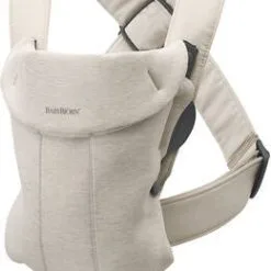 BabyBjörn Mini Bæresele 3D Jersey, Lysebeige -jollyroom Salgsbutikk BB Mini3DJersey 021087 1242 3a