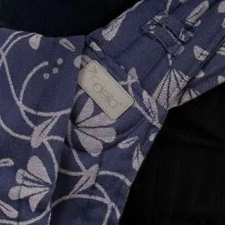 Fidella FlyClick Halfbuckle Bæresele, Floral Touch/Eclipse Blue -jollyroom Salgsbutikk Fid HB BS 2184 3220 4b